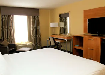 Holiday Inn Express & Suites Sherwood Park-Edmonton Area by IHG hotel thumbnail 6