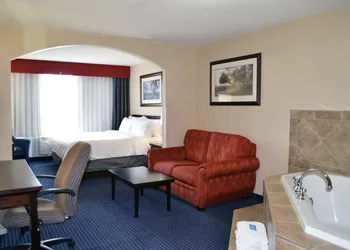 Holiday Inn Express Hotel & Suites Edson by IHG hotel thumbnail 3