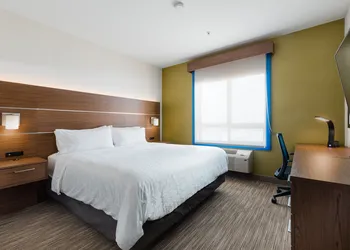 Holiday Inn Express & Suites Grande Prairie by IHG hotel thumbnail 7