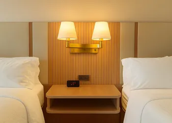 Holiday Inn Hotel & Suites Mississauga by IHG hotel thumbnail 2