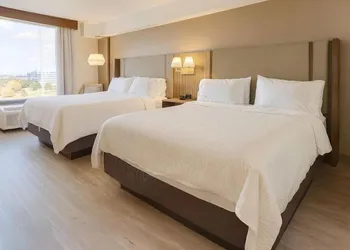 Holiday Inn Hotel & Suites Mississauga by IHG hotel thumbnail 7