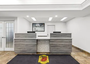 Super 8 by Wyndham Saskatoon Near Saskatoon Airport hotel thumbnail 2