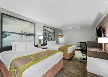 Super 8 by Wyndham Saskatoon Near Saskatoon Airport hotel thumbnail 4