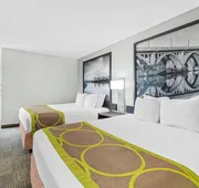 Super 8 by Wyndham Saskatoon Near Saskatoon Airport hotel detail image 7