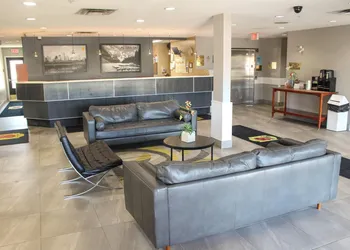Super 8 by Wyndham Edmonton South hotel thumbnail 3