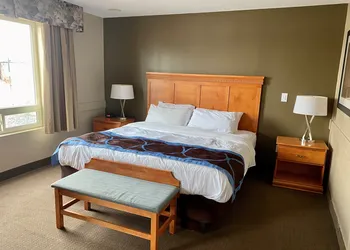 Super 8 by Wyndham Edmonton South hotel thumbnail 6