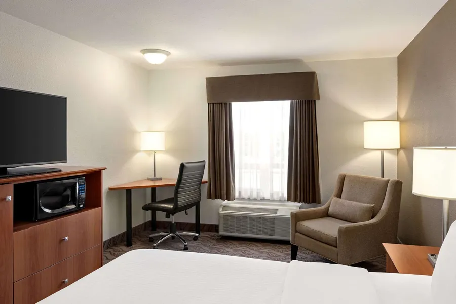 Super 8 by Wyndham Calgary Shawnessy Area hotel detail image 6