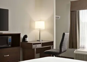 Super 8 by Wyndham Calgary Shawnessy Area hotel thumbnail 8