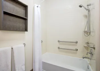 Candlewood Suites Cut Off by IHG hotel thumbnail 8