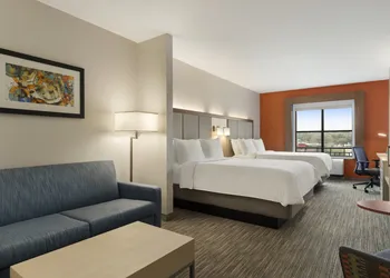 Holiday Inn Express & Suites Mt. Pleasant by IHG hotel thumbnail 3
