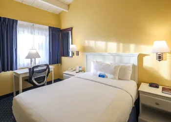 Monterey Bay Lodge hotel thumbnail 6
