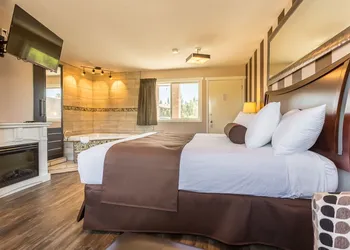 Carmel Inn hotel thumbnail 3