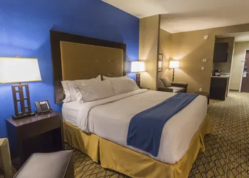Holiday Inn Express & Suites Thunder Bay by IHG hotel thumbnail 5