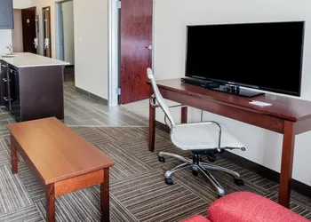 Ramada by Wyndham Moose Jaw hotel thumbnail 3