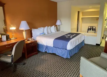 Days Inn by Wyndham Morehead hotel thumbnail 4