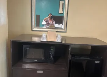Tropical Palm Motel hotel thumbnail 5
