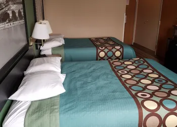 Super 8 by Wyndham Pontoon Beach IL/St. Louis MO Area hotel thumbnail 8