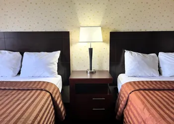 Travelodge by Wyndham Seymour hotel thumbnail 8