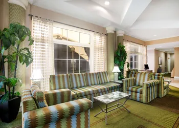 La Quinta Inn & Suites by Wyndham Austin Southwest hotel thumbnail 2