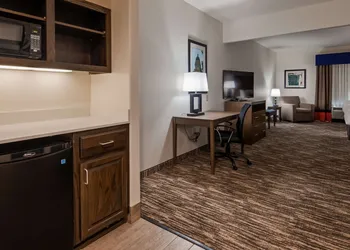 Best Western Plus Ardmore Inn & Suites hotel thumbnail 3