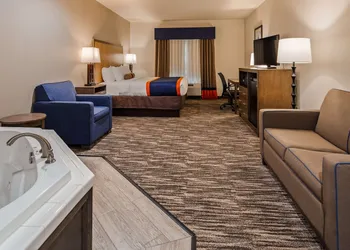 Best Western Plus Ardmore Inn & Suites hotel thumbnail 7