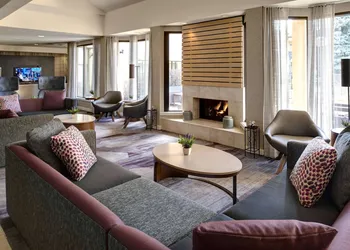 Sonesta Select Milwaukee Brookfield hotel thumbnail 3