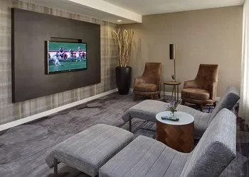 Sonesta Select Milwaukee Brookfield hotel thumbnail 4