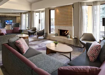 Sonesta Select Milwaukee Brookfield hotel thumbnail 3