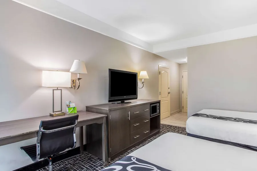 La Quinta Inn & Suites by Wyndham Fultondale Birmingham N hotel detail image 6