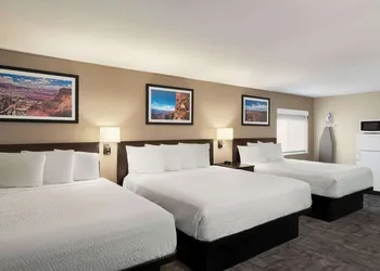 Travelodge by Wyndham Lake Havasu hotel thumbnail 7