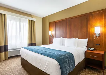 Comfort Inn & Suites Pine Bluff hotel thumbnail 5
