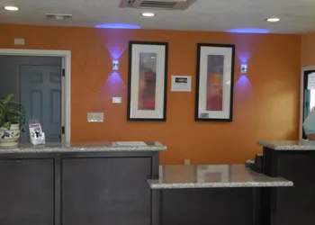 Best Economy Inn n Suites hotel thumbnail 2