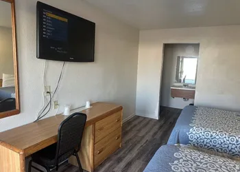 Best Economy Inn n Suites hotel thumbnail 6