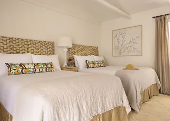 Farmhouse Paso hotel thumbnail 2