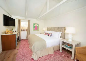 Farmhouse Paso hotel thumbnail 5