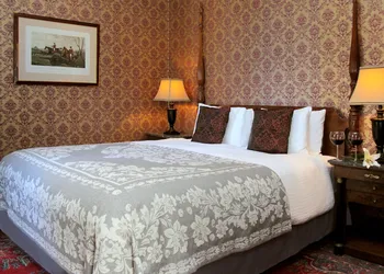 The Monte Cristo hotel thumbnail 3