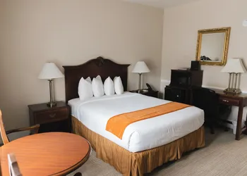 Historic Santa Maria Inn hotel thumbnail 7