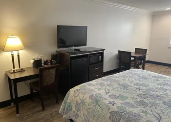 Ocean Surf Inn & Suites hotel thumbnail 6
