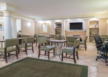 La Quinta Inn by Wyndham Colorado Springs Garden of the Gods hotel thumbnail 2