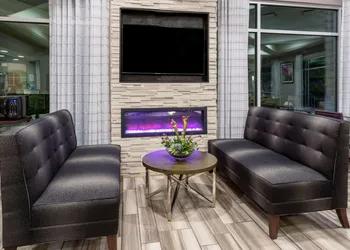 La Quinta Inn & Suites by Wyndham Denver Boulder-Louisville hotel thumbnail 3