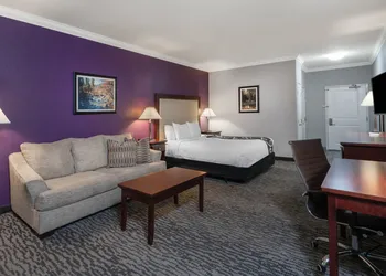La Quinta Inn & Suites by Wyndham Loveland/Estes Park hotel thumbnail 2