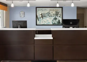 Super 8 by Wyndham Ellenton Bradenton Area hotel thumbnail 3