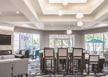 La Quinta Inn & Suites by Wyndham Orlando Lake Mary hotel thumbnail 2
