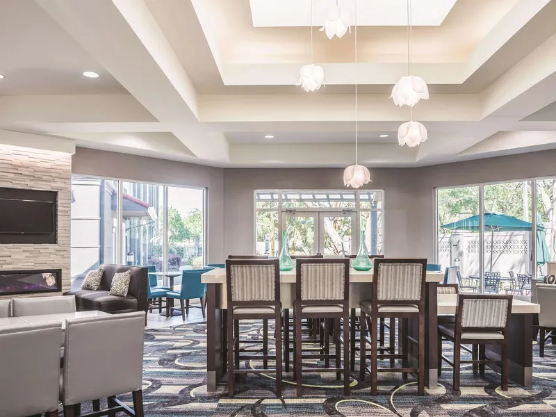 La Quinta Inn & Suites by Wyndham Orlando Lake Mary hotel detail image 2