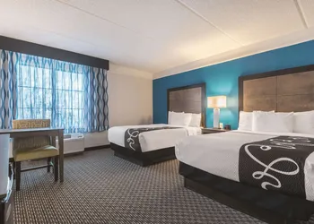 La Quinta Inn & Suites by Wyndham Orlando Lake Mary hotel thumbnail 6