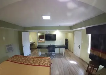 Travel Inn of Riviera Beach hotel thumbnail 2