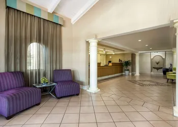 La Quinta Inn Tampa Airport Stadium Westshore hotel thumbnail 2