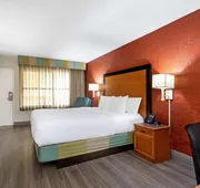 La Quinta Inn Tampa Airport Stadium Westshore hotel detail image 4