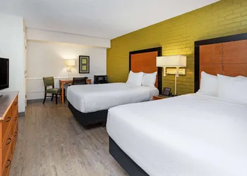 La Quinta Inn Tampa Airport Stadium Westshore hotel thumbnail 8