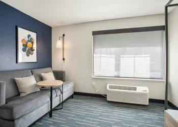 City Express by Marriott Duluth hotel thumbnail 4